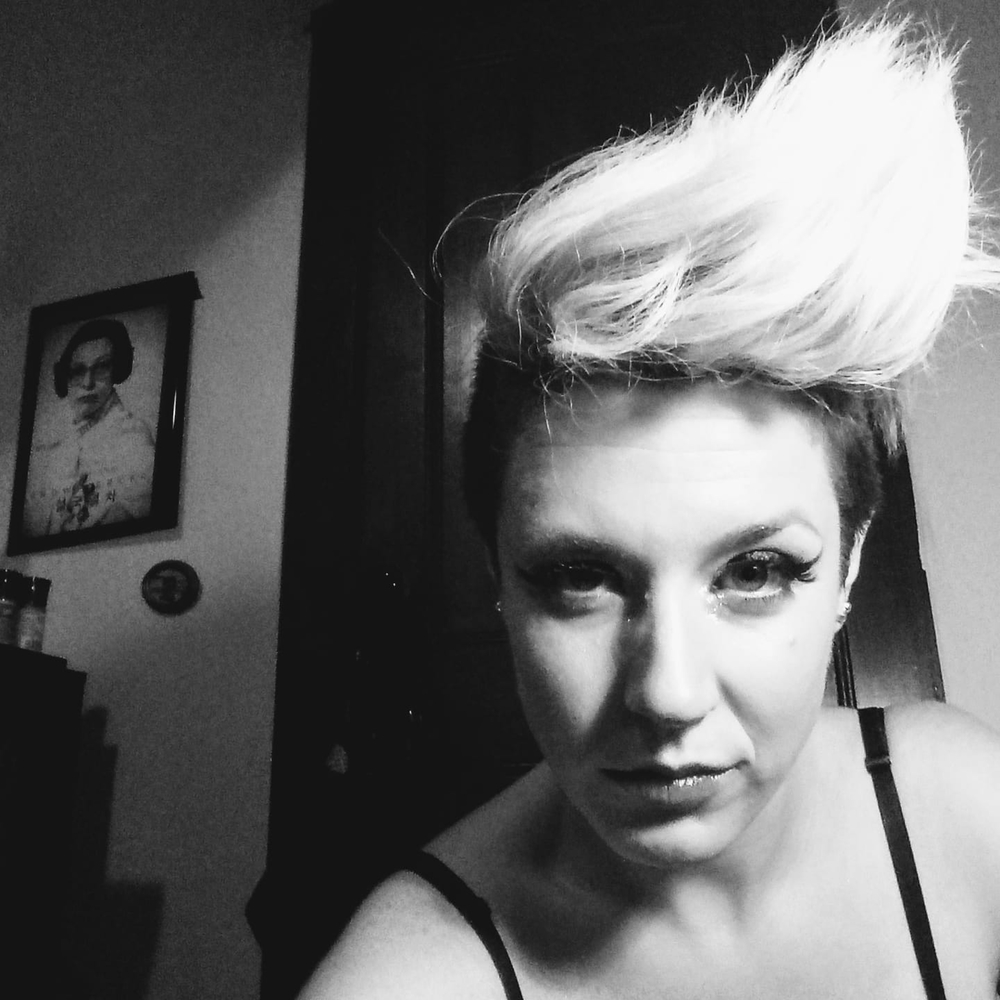 Meet your Posher, Laura